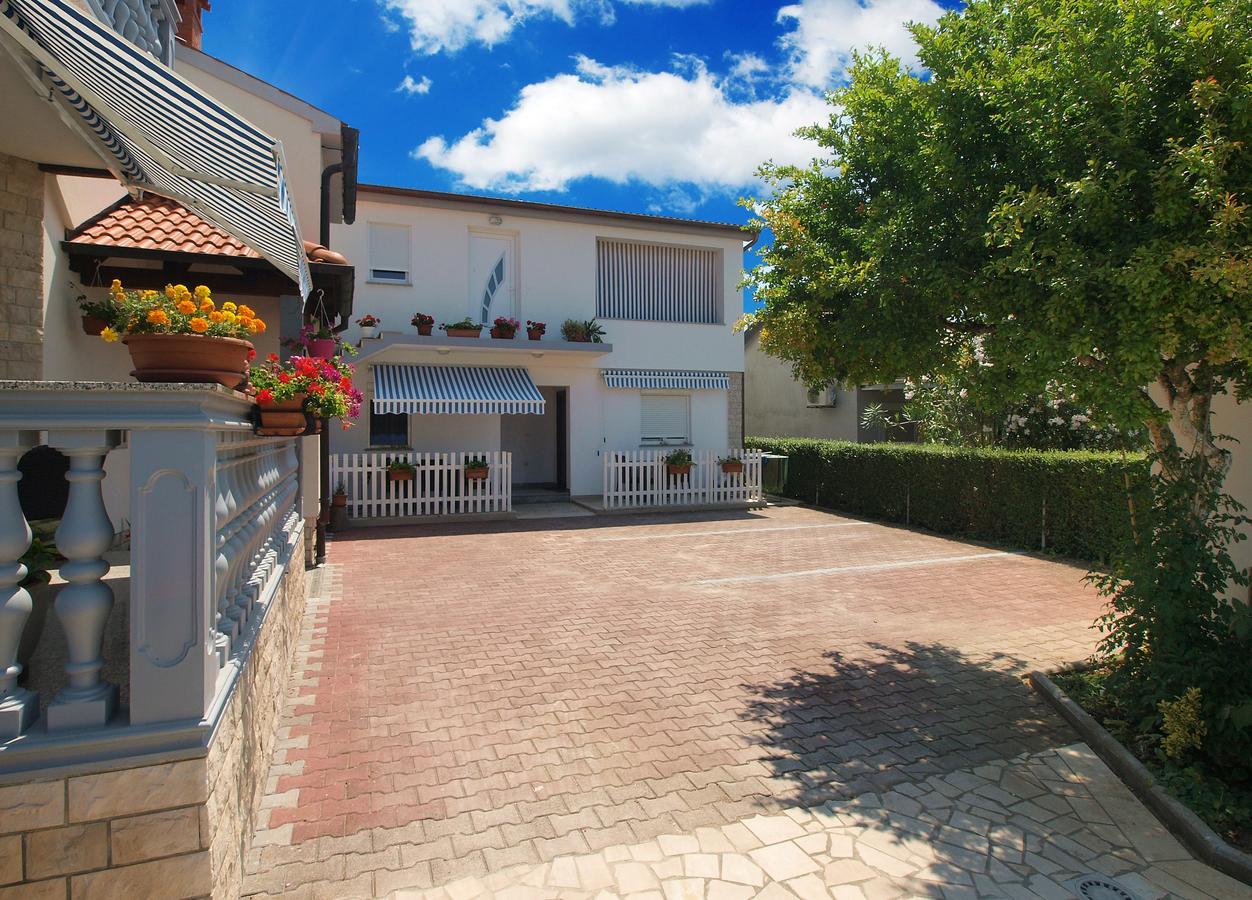 Apartments Mila 梅杜林 外观 照片