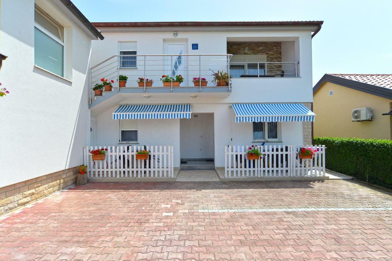 Apartments Mila 梅杜林 外观 照片